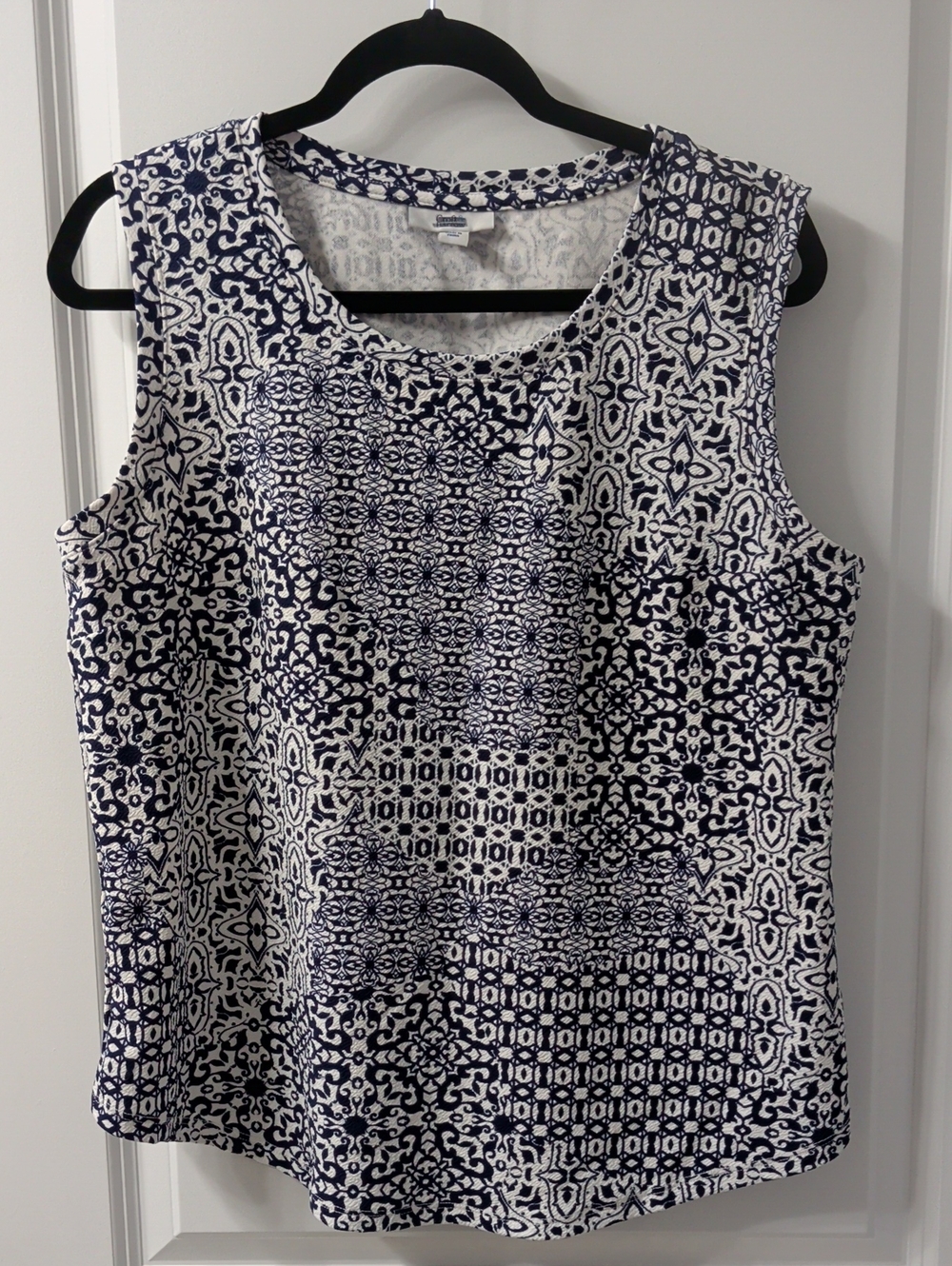 Croft & Barrow Navy and White Printed Sleeveless Tank